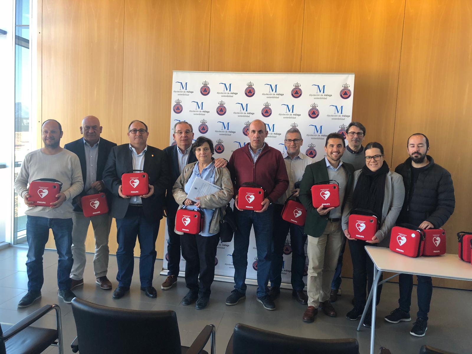 La Diputación de Málaga ha entregado en el día de hoy, 17 desfibriladores automáticos ( DEA )